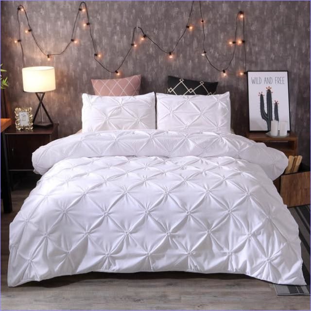 White Duvet Cover with Relief